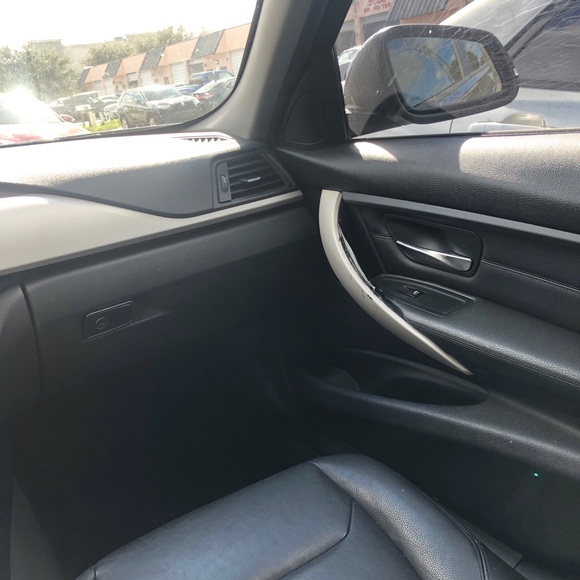 2013 3 series BMW 320i main image 12